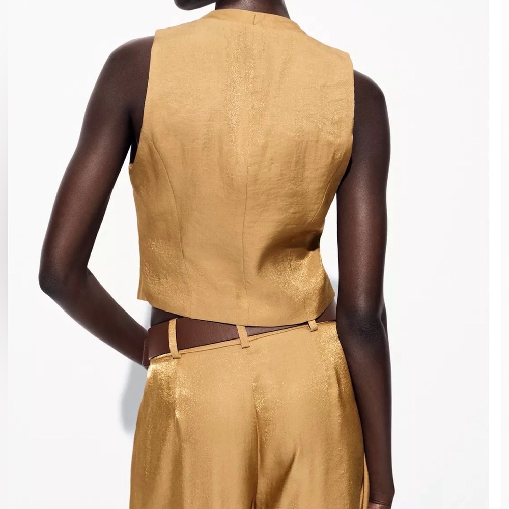 NWT Zara Gold Buttoned Vest - Picture 2 of 3